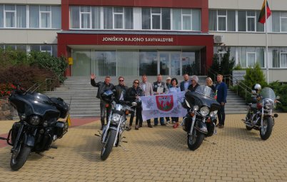 Išlydėti dalyviai į istorinį ralį „Ryterna modul Mototourism rally Lietuva“ 
