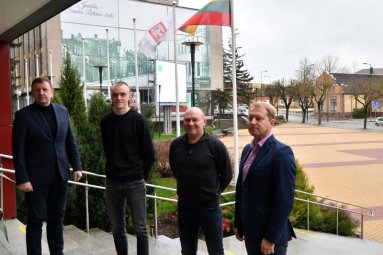 Susitikta su vakar Lietuvos Respublikai prisiekusiu Daminiku Sapoznikovu