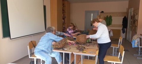 Mokėsi kaip kurti puokštes ir puošti viešąsias erdves