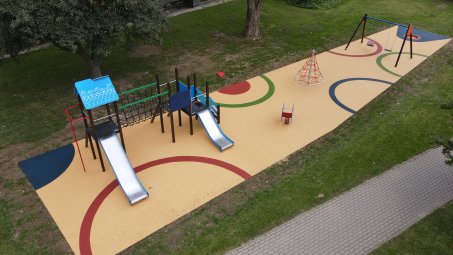 Įrengta nauja vaikų žaidimų aikštelė Draugystės gatvėje