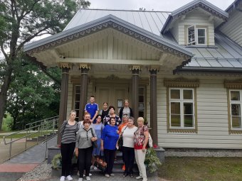Blauzdžiūnų kaimo bendruomenė „Ažuolynas“ įgyvendino projektą „Tradicijos ir geroji patirtis“