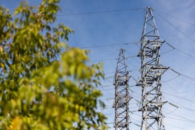 Trečiojo elektros rinkos liberalizavimo etapo buitiniai vartotojai tiekėją galės pasirinkti iki...