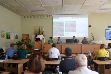 Tarybos posėdyje – miesto-partnerio Novoselicos vicemero padėka joniškiečiams